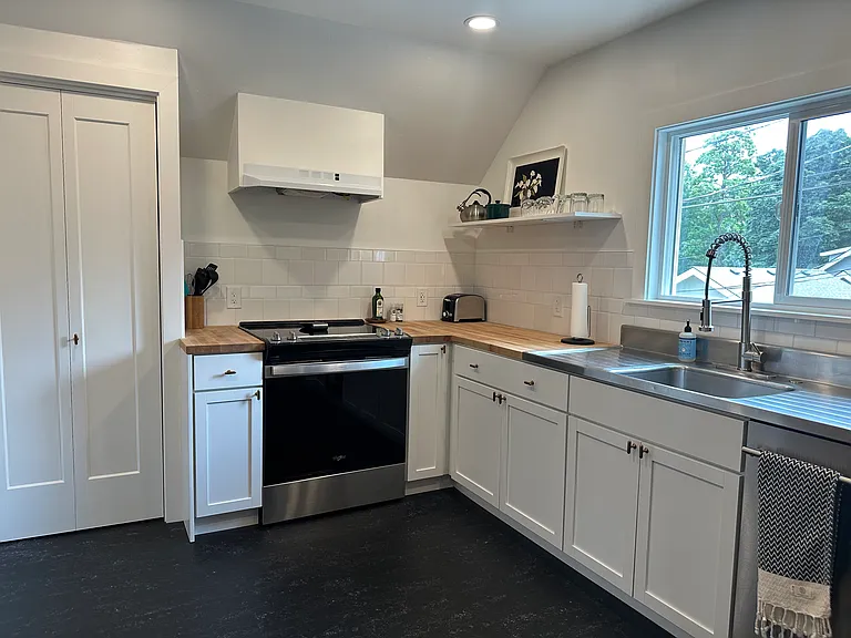617 E Krall St #3 — Photo 11