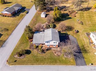 7218 Kingstead Dr, Slatington, PA 18080