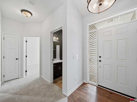 4th image of 7265 Yankee Woods Dr