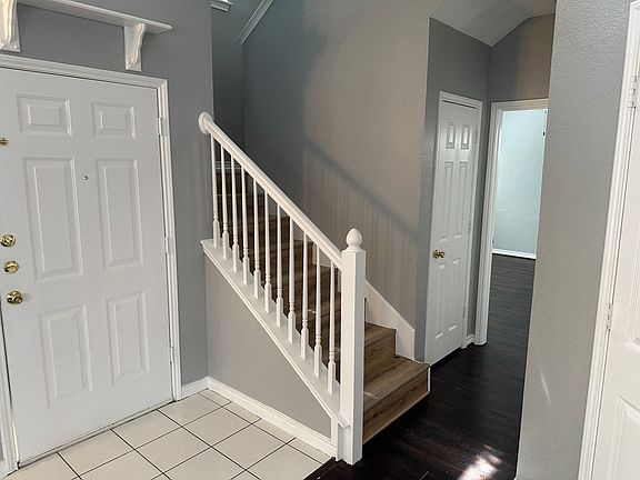 5th image of 8105 Burleigh St