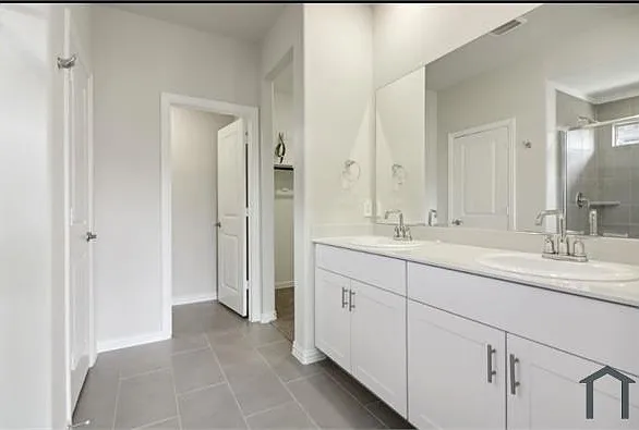 807 Easthill Dr — Photo 31
