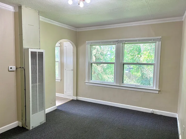 1035 SE 12th Ave — Photo 6