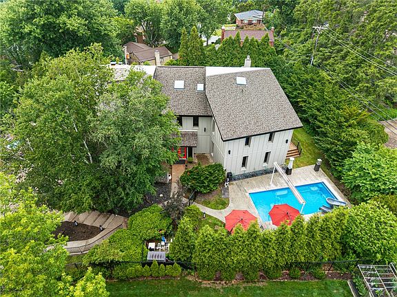 3rd image of 6 Jaycee Dr