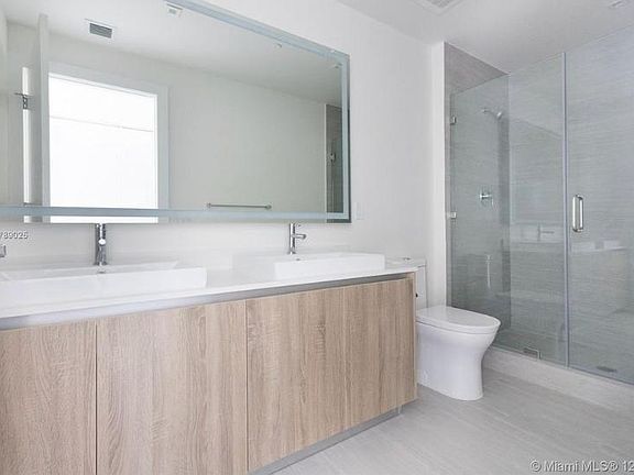 4th image of 2960 NE 207th St #823