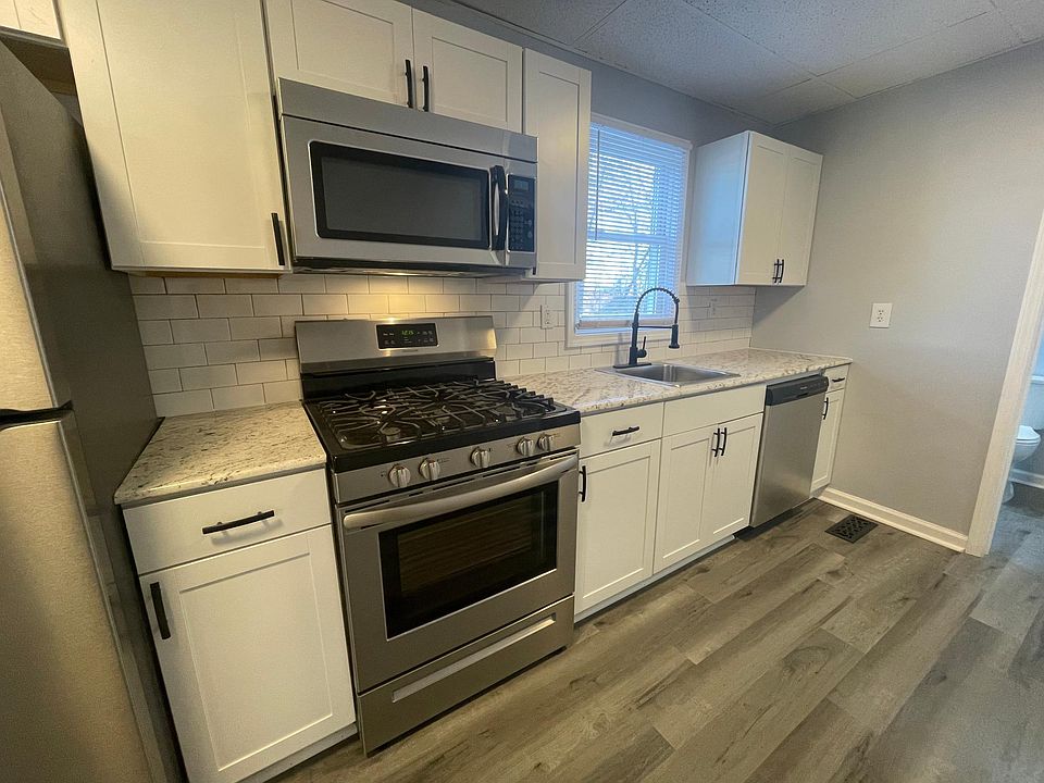 1st image of 207 W Marcellus St