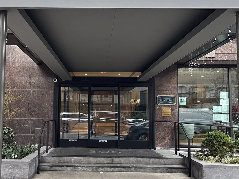 305 E 40th St #19B — Photo 12
