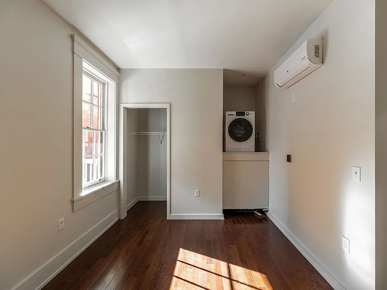56 E McMicken Ave — Photo 21