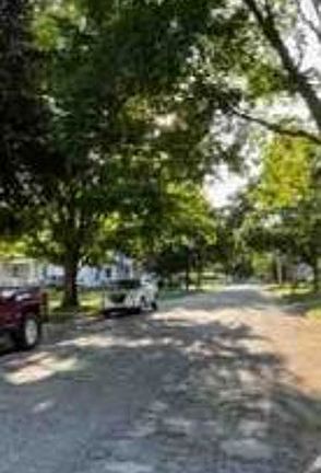 Exterior Neighborhood (street photo)