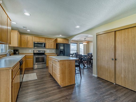 4th image of 16016 NE 92nd St