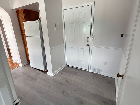 5th image of 2829 W Henrietta Rd