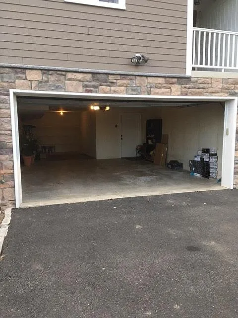 HUGE Garage - 63 Ridgedale Ave #B