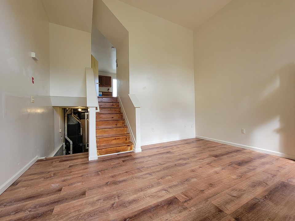 Living Room of 427 N Montgomery
