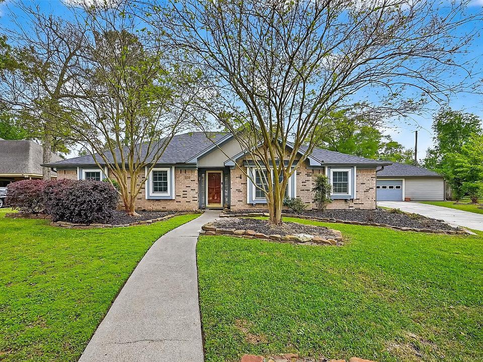 1st image of 906 Pear Tree Ln