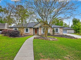 906 Pear Tree Ln, Houston, TX 77073