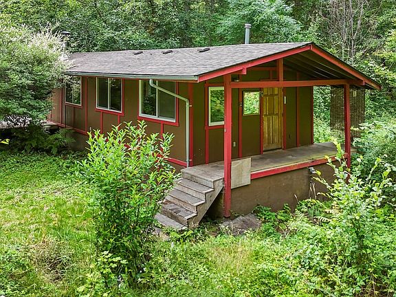 2nd image of 16138 Chuckawa Lane SE
