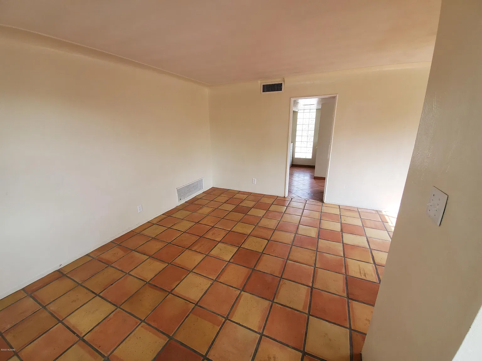 2 bed, 1.0 bath, 851 sqft, $1,550 — Photo 3