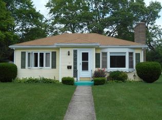 51 Primrose Hill Rd, Barrington, RI 02806