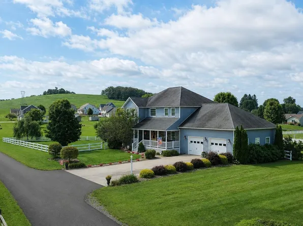 199 Gelding Ave, Bruceton Mills, WV 26525