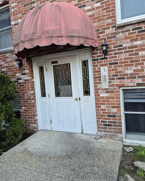 1st image of 33-33A Jackson St #203