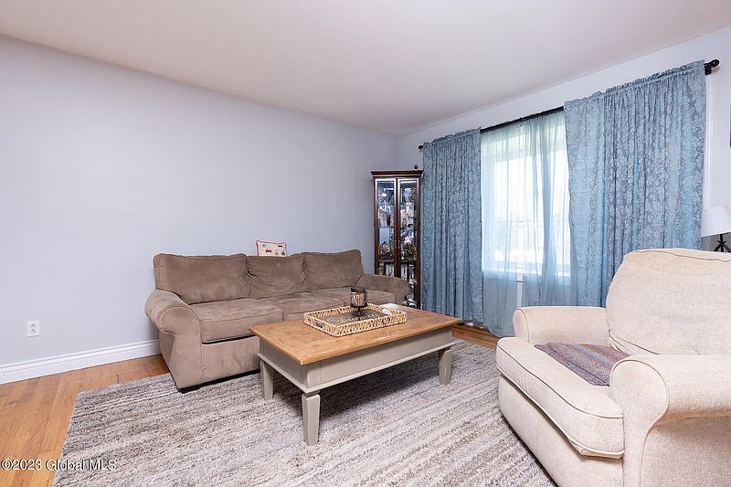 5th image of 235 Starr Avenue