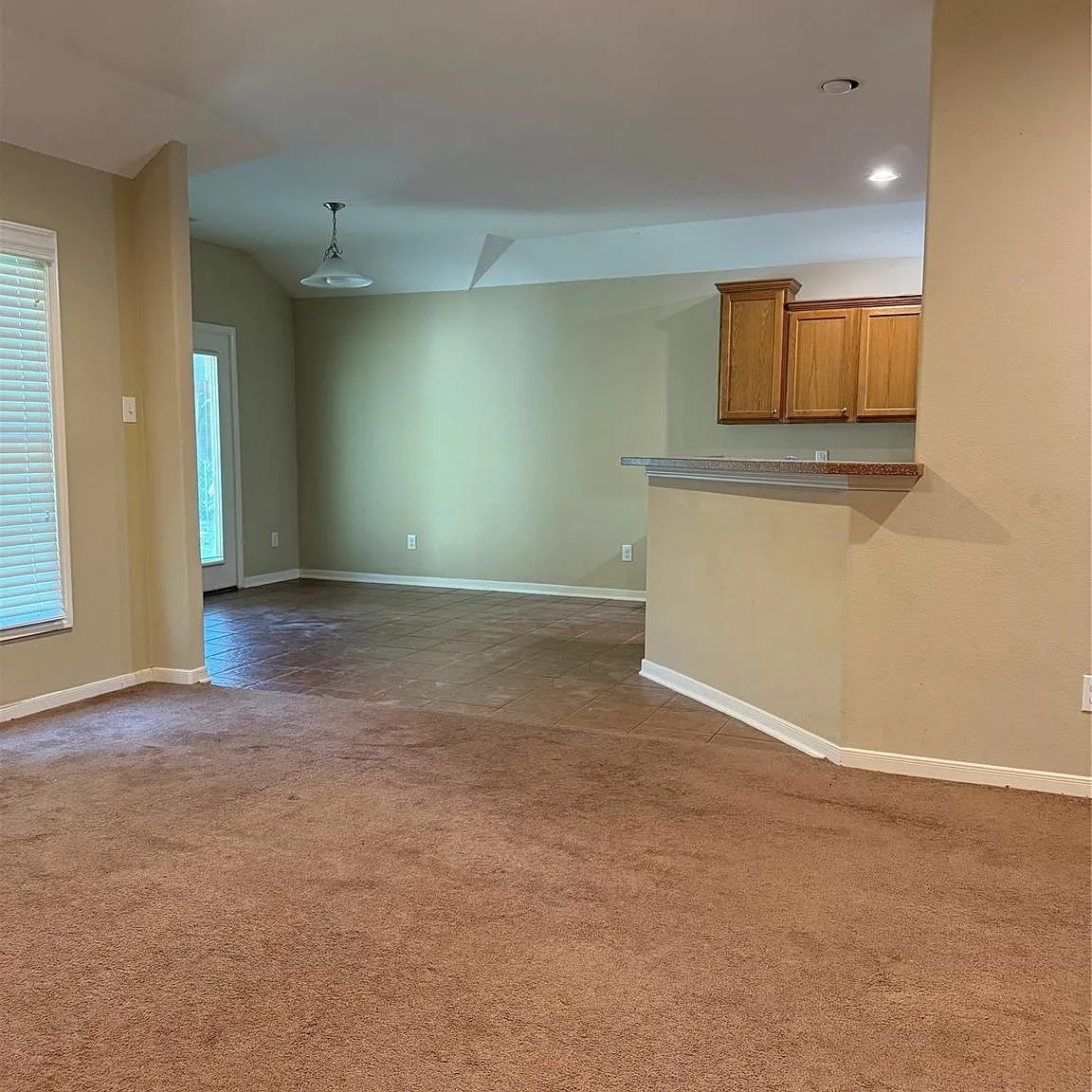 3 bed, 2.0 bath, 970 sqft, $1,800 — Photo 3