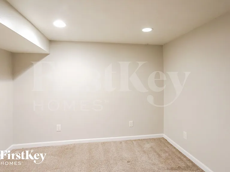 5126 S Delaware Ave — Photo 14