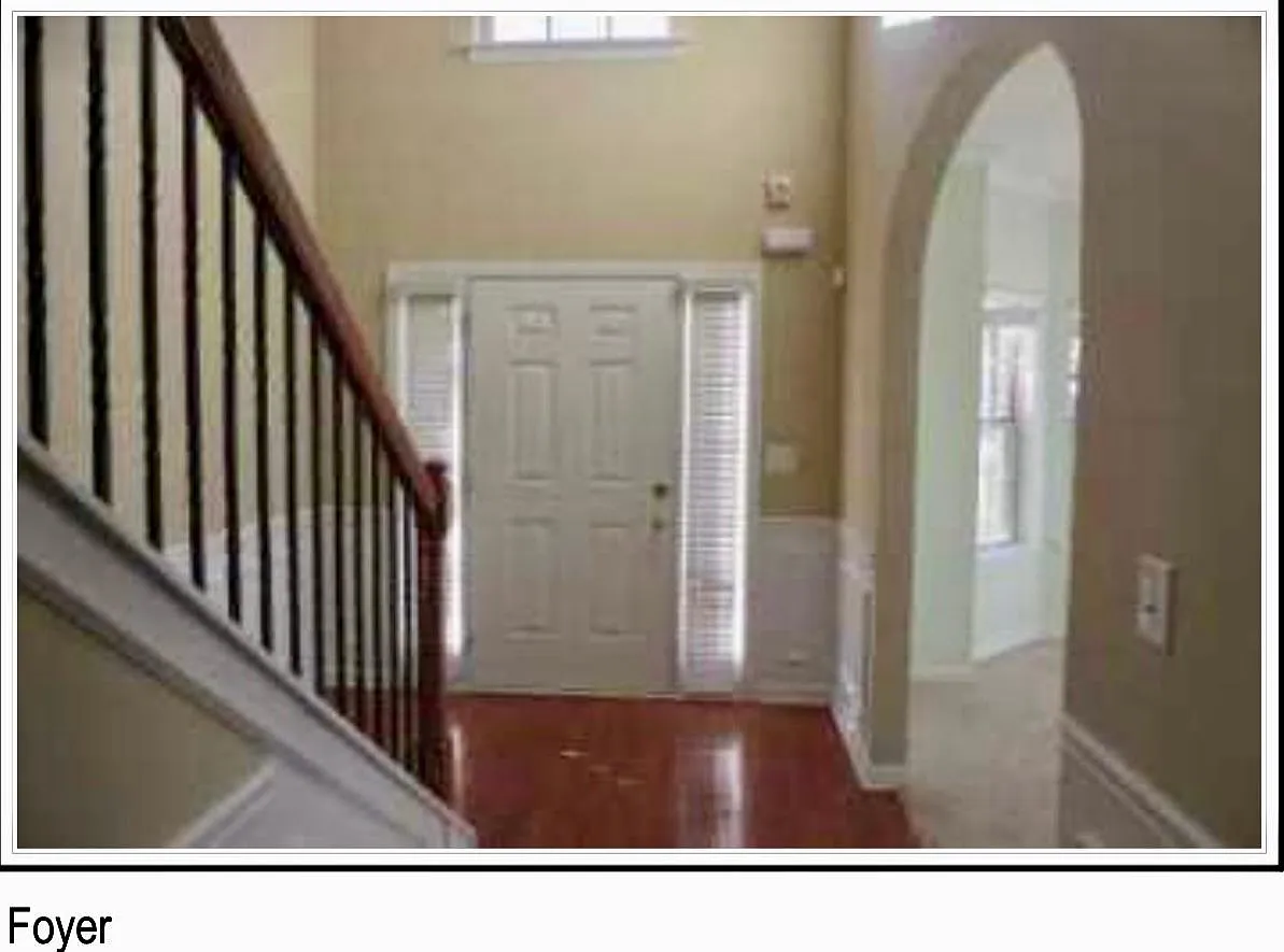 5 bed, 3.5 bath, 3980 sqft, $3,150 — Photo 2
