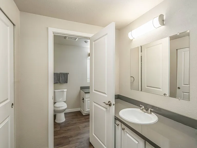 2 Bed 1 Bath - Bathroom