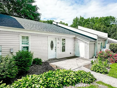 233 Goshen Ln Photo 1