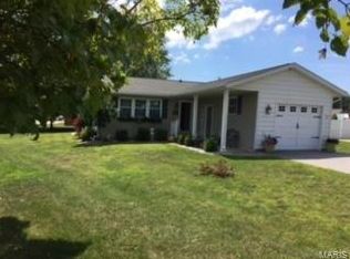 143 Willowood Rd, Litchfield, IL 62056