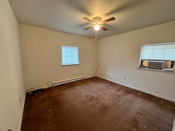4th image of 2221 Vine St #4