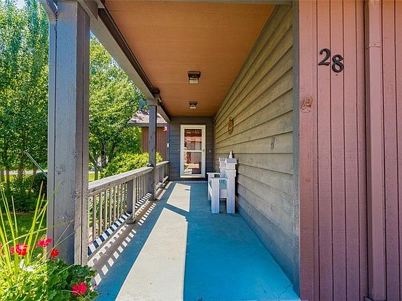 2nd image of 28 Melinda Ln