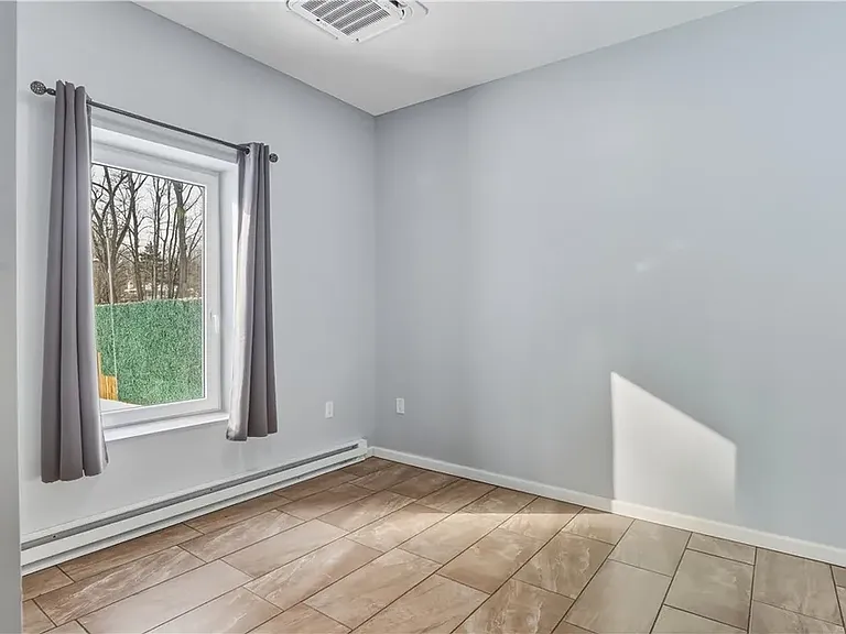 101 Vera Cir #101B — Photo 14