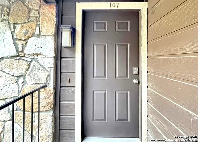 11520 Huebner Rd #107 — Photo 3