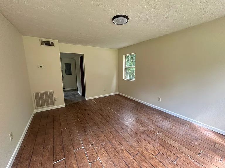 190 Susie Pl — Photo 9