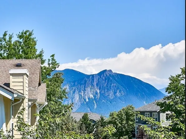 7705 Fairway Avenue SE #204, Snoqualmie, WA 98065