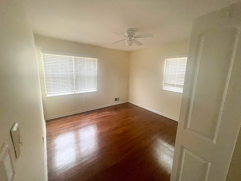 1305 Pleasant Valley Dr — Photo 20