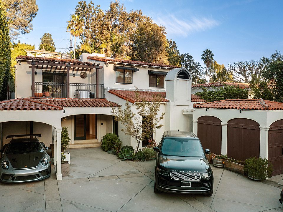 1st image of 1230 N Doheny Dr