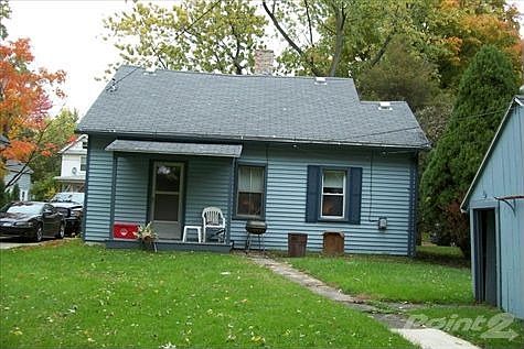 2nd image of 609 W 6th St