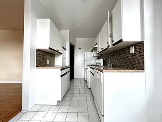 Rented by R New York