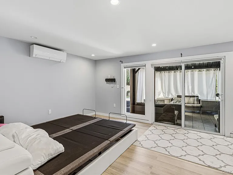 31 Sutton Hill Ln — Photo 30