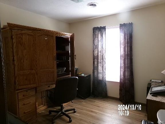 5th image of 608 Vine St