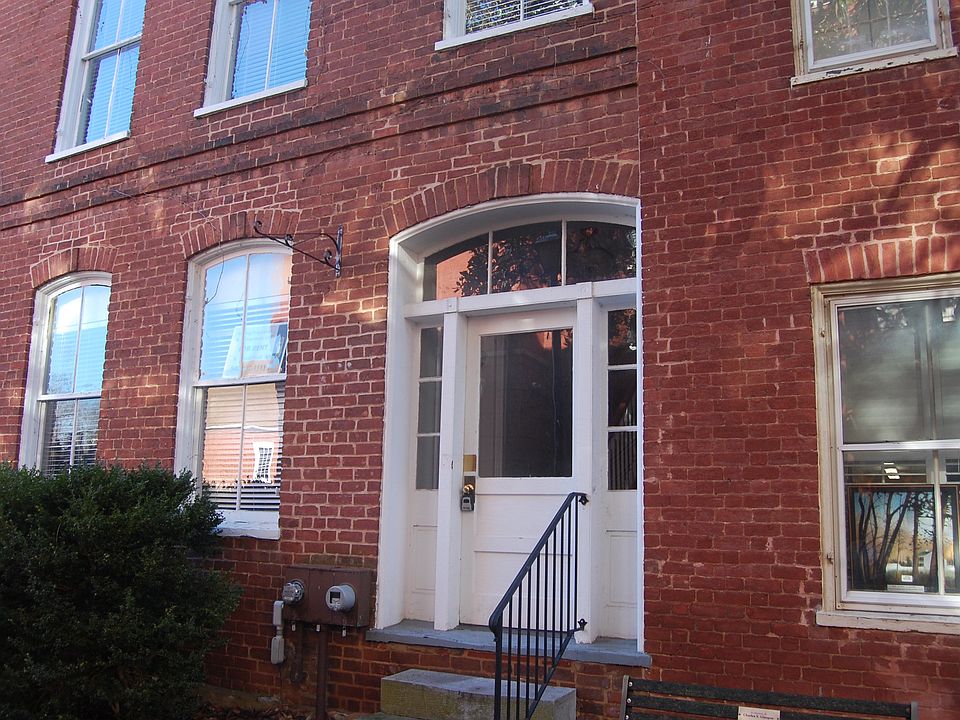 1st image of 17 Court House Sq #3