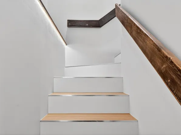 31 Bayview Avenue image 27 of 37