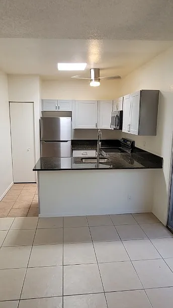 284 S Highland Ave #284