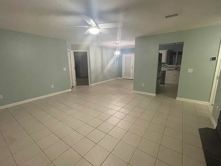 2517 Shady Oak Ct — Photo 3