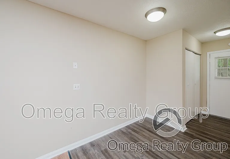 Lakeridge Apartments — Photo 28