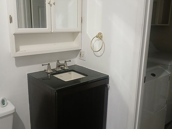 5th image of 422 Main St #6