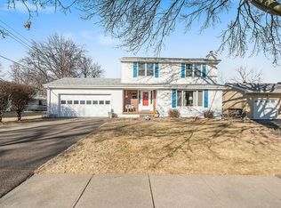 12862 Grover St, Omaha, NE 68144
