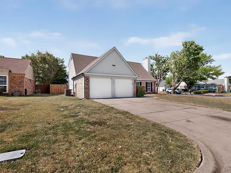 1600 Crimson Ct — Photo 1